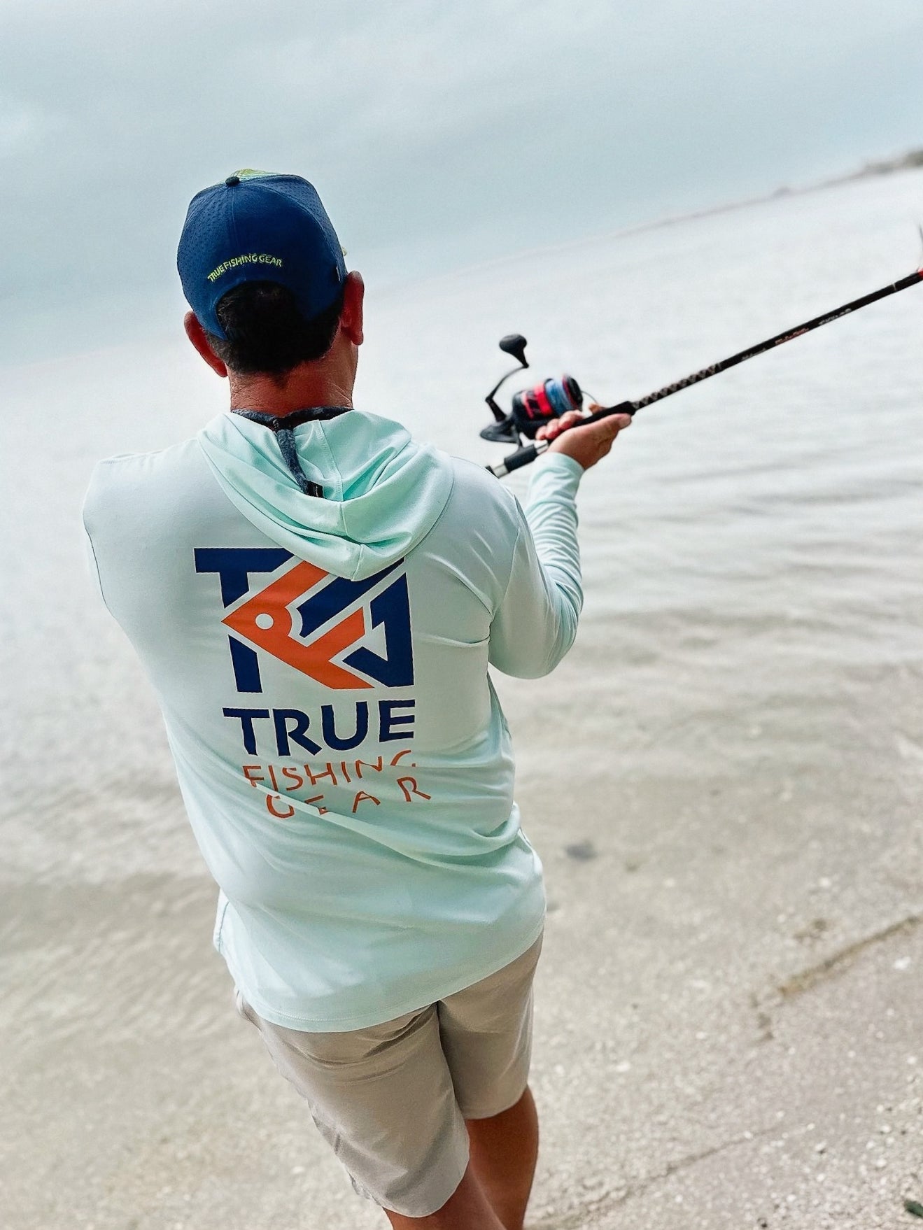 Unisex OG UPF Long Sleeve Hooded Fishing Shirt – (Pale Mint)